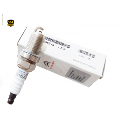 شمع خودرو اکیوم پایه کوتاه اصل فرانسه مدل RFC 58lzk شمع خودرو اکیوم پایه کوتاه اصل فرانسه مدل RFC 58lzk